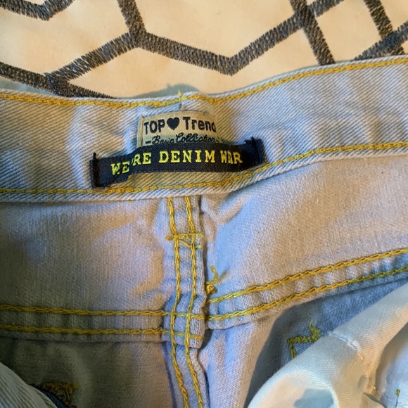 Destressed light blue jeans size 28 - Picture 5 of 6